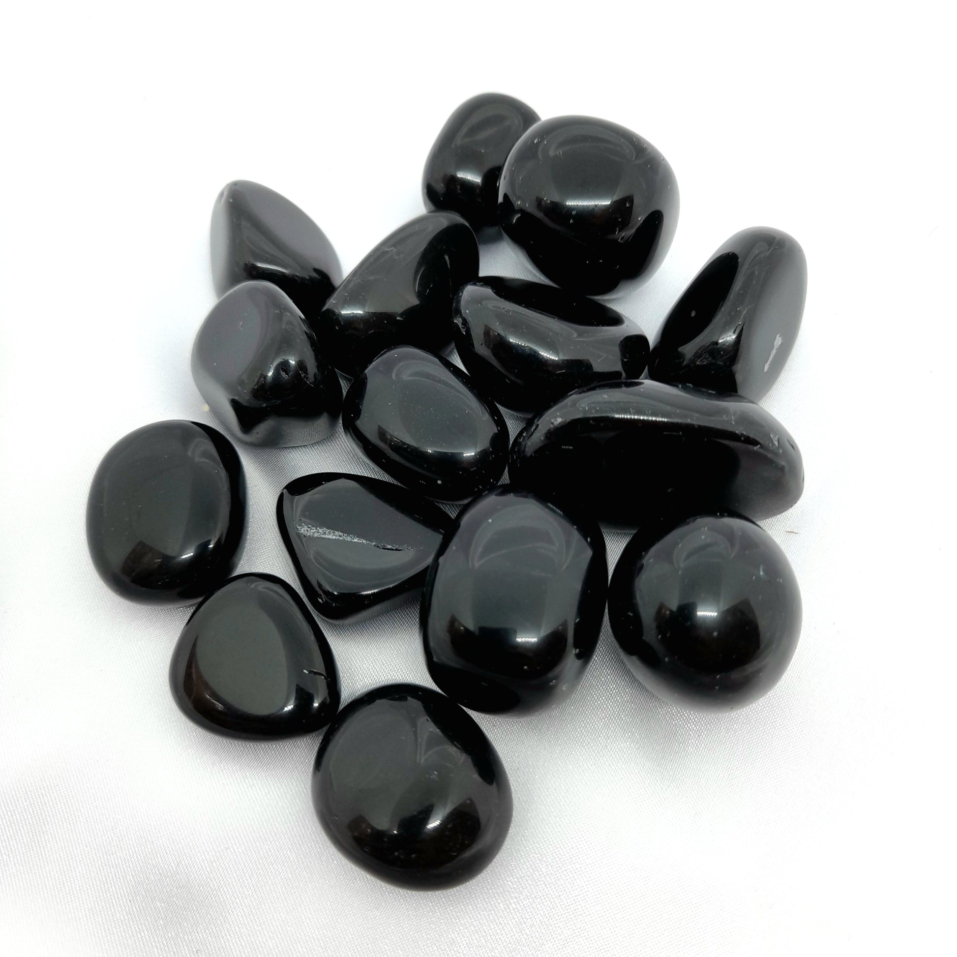 Black Obsidian Tumbled Stone - Powerful Protective Crystal with Unique Energies - Absorbs Negative Energy, Blocks Psychic Attacks, and Cleanses Surroundings